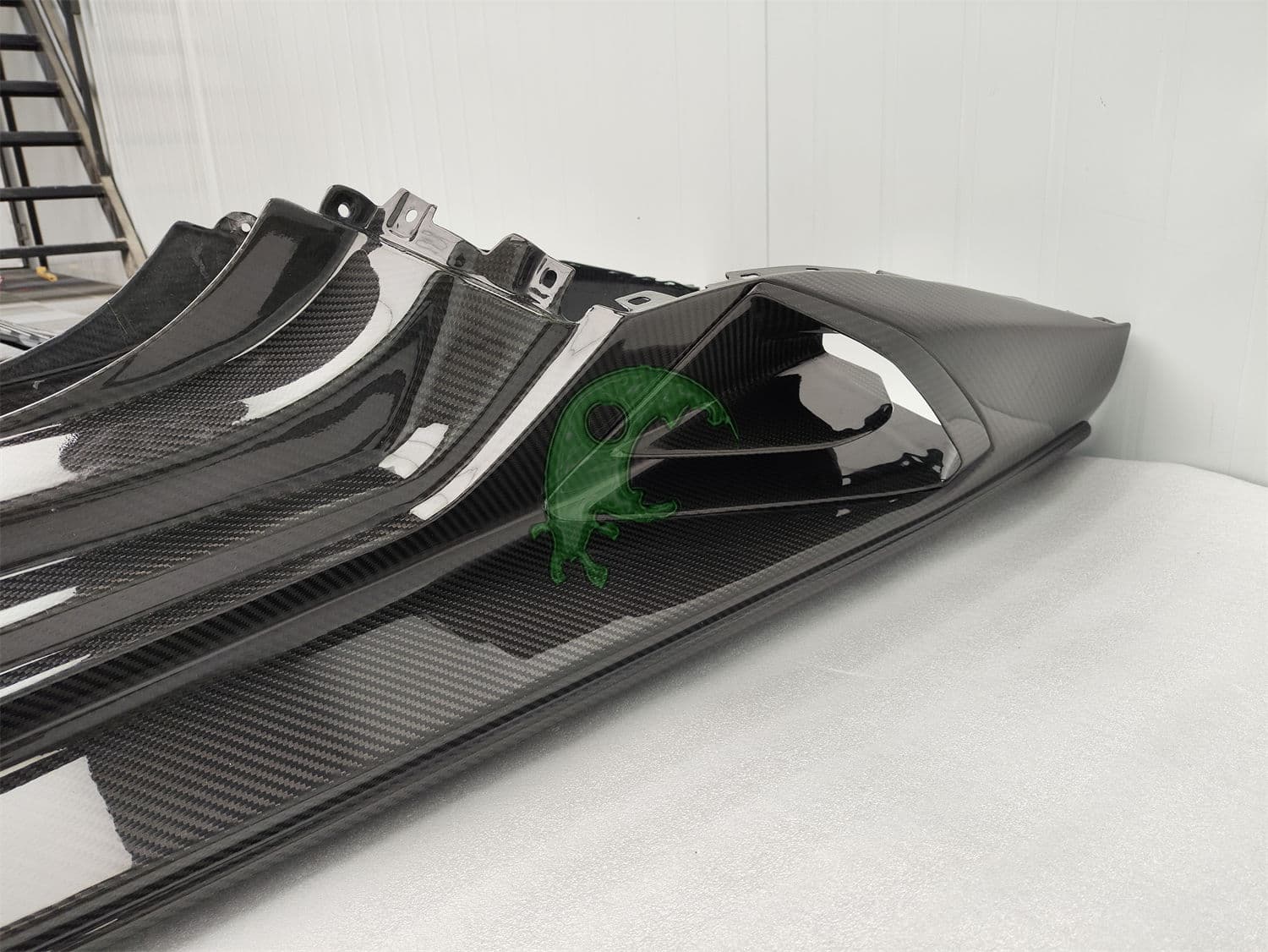 Dry Carbon Fiber Side Skirt for Lamborghini Huracan LP610/LP580/EVO | Tecnica Style