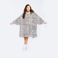 Gray-white bottom with fishskin texture wearable hoodie blanket