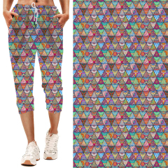 White-Triangular kaleidoscope printing-capri jogger