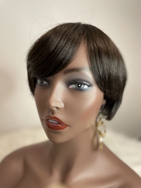 Wholesale Ombre Color Short Wigs For Women Brazilian Human Hair No Lace Front Bob Wig With Bangs Pixie Wig  Straight Hair with Natural Color