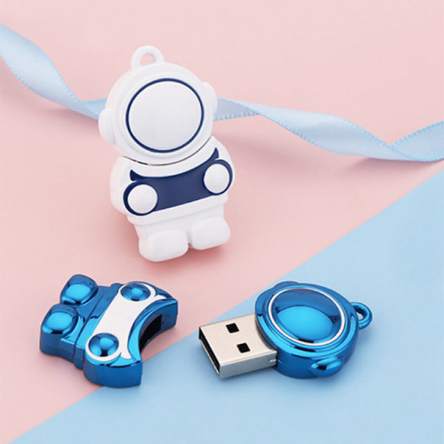 OOVOV 32G USB Flash Drives, Metal Astronaut Shape USB 2.0 USB Stick Flash Drive,Give away Metal Box and Hanging chain