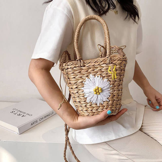 OOVOV Women Summer Tote Bag Handwoven Beach Handbag Daisy Shoulder Bag Bucket Straw Bag