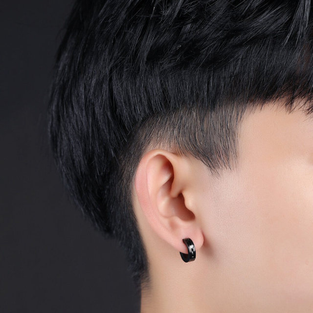 OOVOV Titanium Steel Men and Women Earrings Simple Earrings Ear Buckle Personalized Black Ear Clip Ear Jewelry