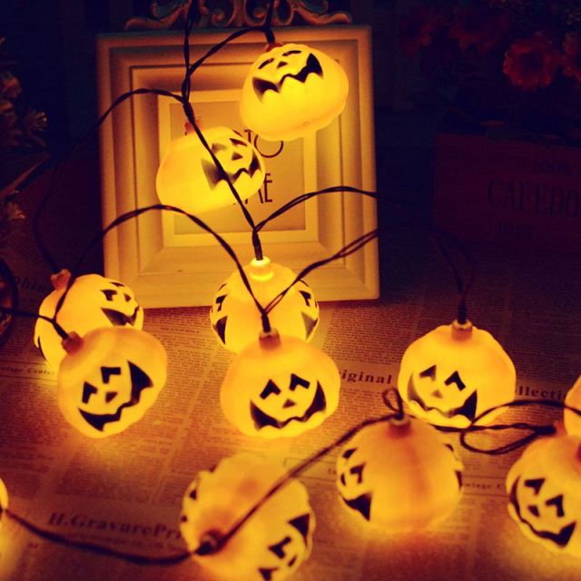 OOVOV 1.5M Battery Operated Pumpkin String Lights with 10pc LED Lantern Lighting for Halloween Home Decor