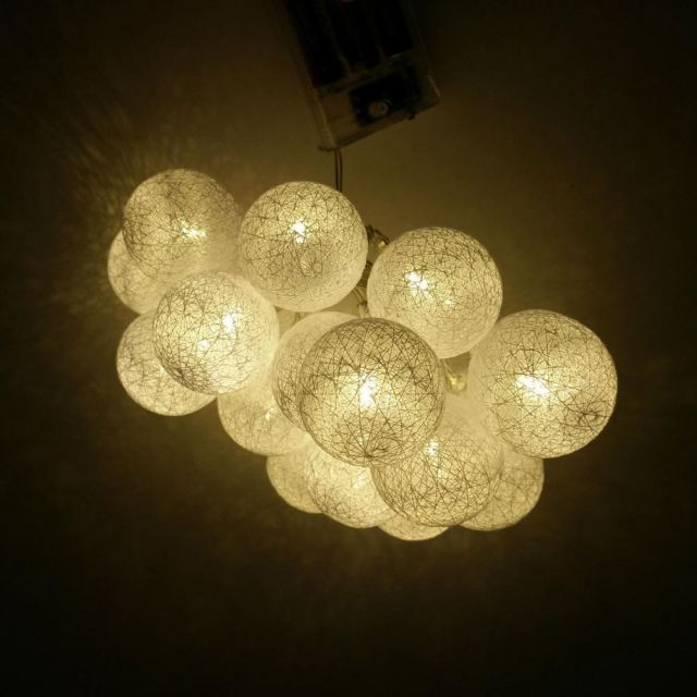 OOVOV Cotton Balls Fairy Lights Battery Operated 10 LEDs Wool Balls String Light 1.6 Meter Warm White Light String for Bedroom Party Indoor Wedding Fe