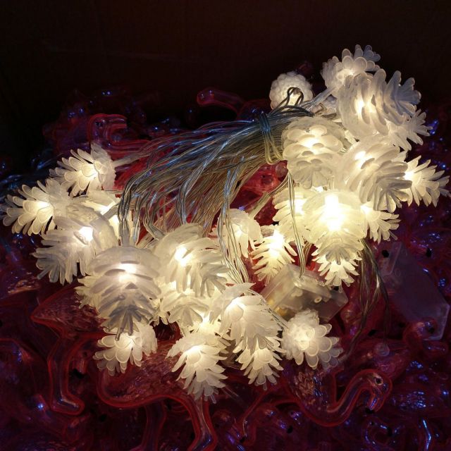 OOVOV Pine Cone Christmas String Lights 10ft 20LED Battery Powered Fairy Lights Indoor/Outdoor Patio Garden Party Christmas Tree Decoration