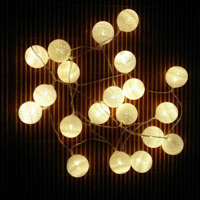 OOVOV Cotton Balls Fairy Lights Battery Operated 10 LEDs Wool Balls String Light 1.6 Meter Warm White Light String for Bedroom Party Indoor Wedding Fe