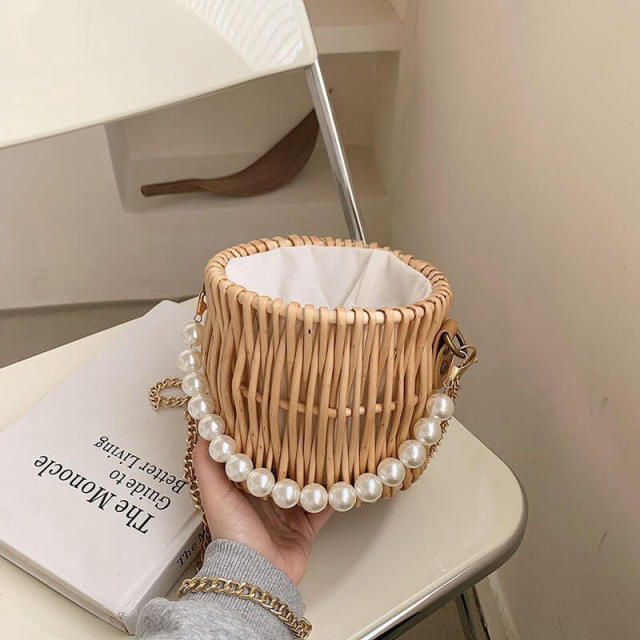 OOVOV Summer Beach Rattan Bag for Women Basket Circle Crossbody Handwoven Purse Clutch Vacation Pearl Totes Bag