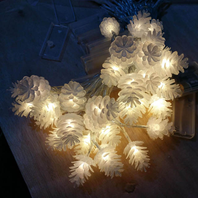 OOVOV Pine Cone Christmas String Lights 10ft 20LED Battery Powered Fairy Lights Indoor/Outdoor Patio Garden Party Christmas Tree Decoration