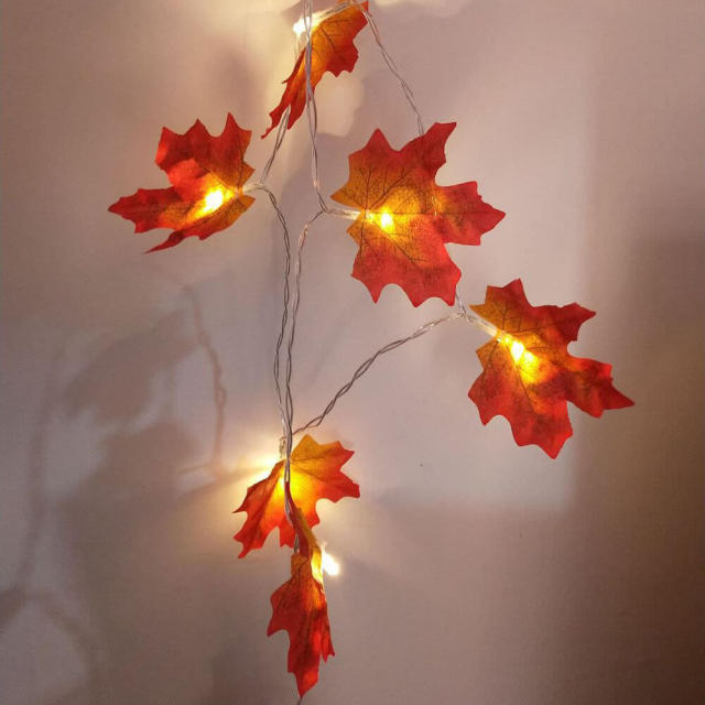 OOVOV Decorative LED String Lights Maple Leaf LED String Light 10 Lights 1.5M Battery Case