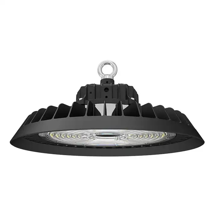 Ilumine su espacio con precisión: luces LED de gran altura UFO