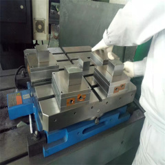 Double-sided magnetic permanent magnetic chuck