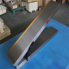 Longitudinal angle permanent magnet chuck