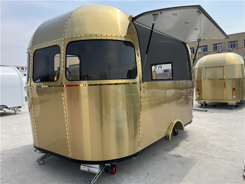 Gold Airstream Remorque Food Truck