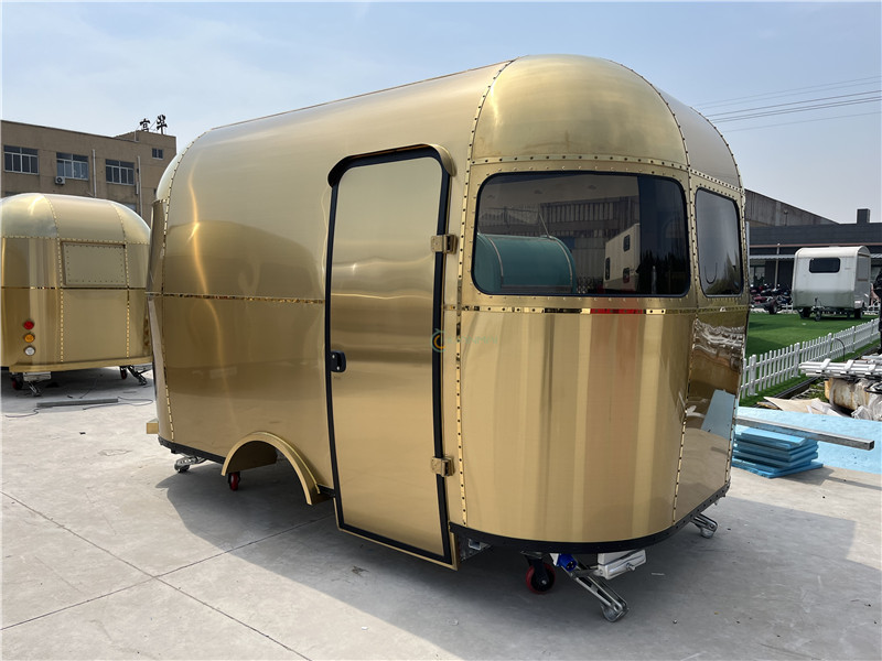 Gold Airstream Remorque Food Truck