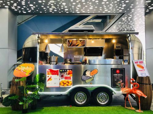 Hot dog food truck in Shanghai shopping mall