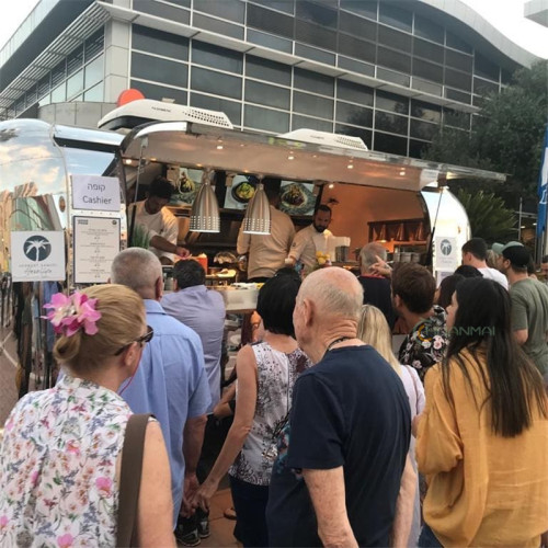 Food trucks in front of the concert