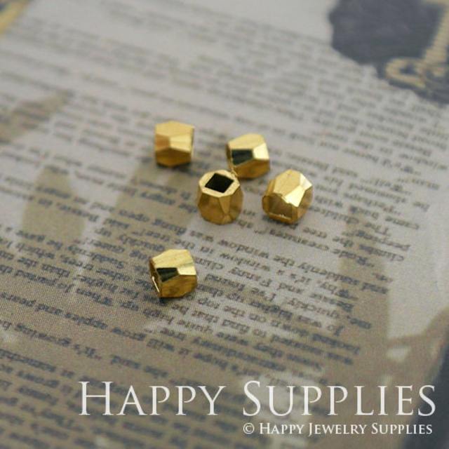 20pcs - 2mm/2.5mm/3mm/4mm/5mm High Quality Raw Brass Star Cube Charms with a Hole/ Pendants Connector(ZG226 )