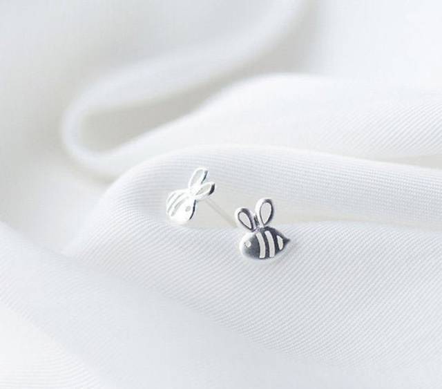 Stud Earrings,Sterling Silver Stud Earrings,Tiny Stud Earrings,Minimalist Earrings,Earrings Studs,Earring Findings, Bee Earrings (ZE298)