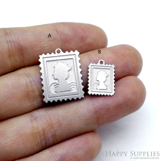 Corroded Stainless Steel Jewelry Charms, UK London Findings, Queen's Stamp Corroded Stainless Steel Earring Charms, Corroded Stainless Steel Silver Jewelry Pendants, Corroded Stainless Steel Silver Jewelry Findings, Corroded Jewelry Wholesale (SSB758)