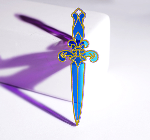 2pcs Rainbow Dagger Charm, Fleur de Lis Brass Prism Pendant, Iridescent Gothic Sword Light Catcher, DIY Jewelry Supply, Sword Suncatchers (Q134)