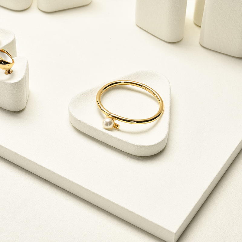 FANXI high quality Beige Microfiber ring display Jewelry set