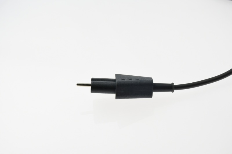 Reusable ESU grounding plate cable