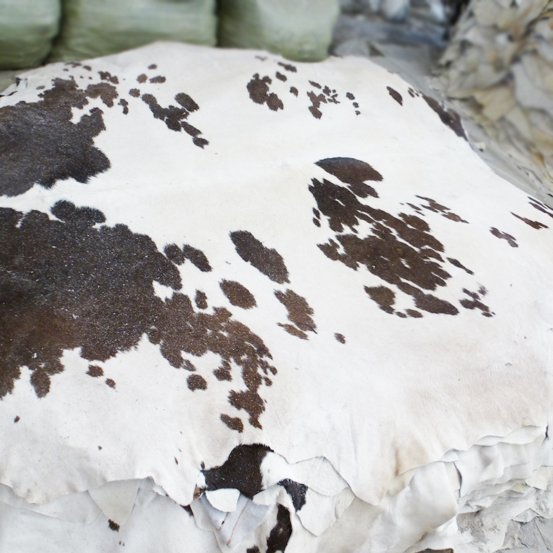 Wholesale Eco-friendly brown and white speckled cowhides