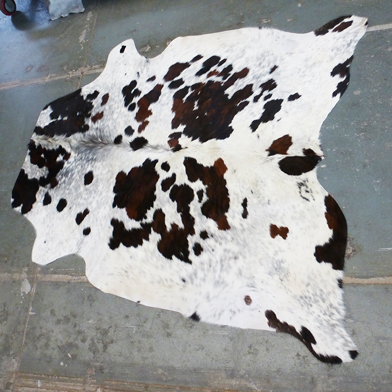 Wholesale black and white hair on cowhides