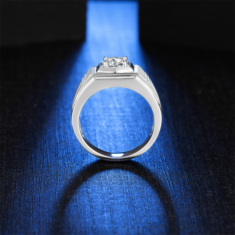 Mona Moissanite