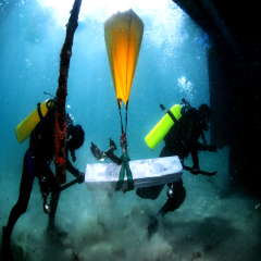 Underwater air lifting buoyancy bag