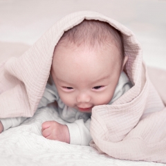 Unisex receiving swaddle blanket for newborn baby