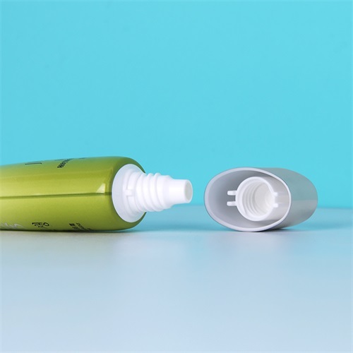 50ml Oval Flat Green Gradient PE Cosmetic Cream Tube With Silver Cap 13mm Neck