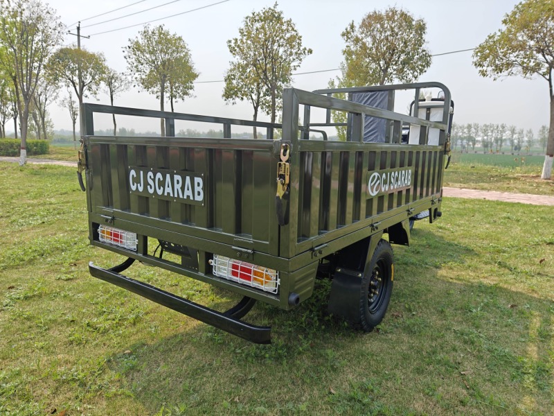 Durable 300cc Gasoline Cargo Tricycle for International Buyers with One-Arm Four-Spring Hydraulic Shock Absorber