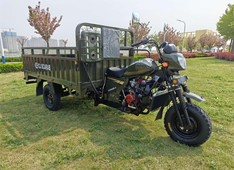 Durable 300cc Gasoline Cargo Tricycle for International Buyers with One-Arm Four-Spring Hydraulic Shock Absorber