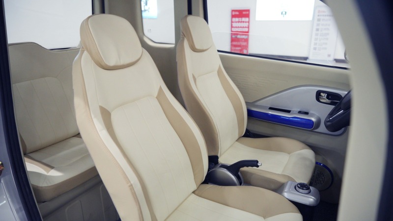 2025 New Mini Electric Car with EEC/Best-Selling Electric Car with 72V4000W Motor