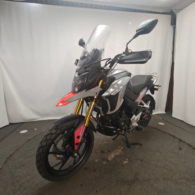 Factory Direct Supply of Sporty 300cc Gasoline Racing Motorcycles