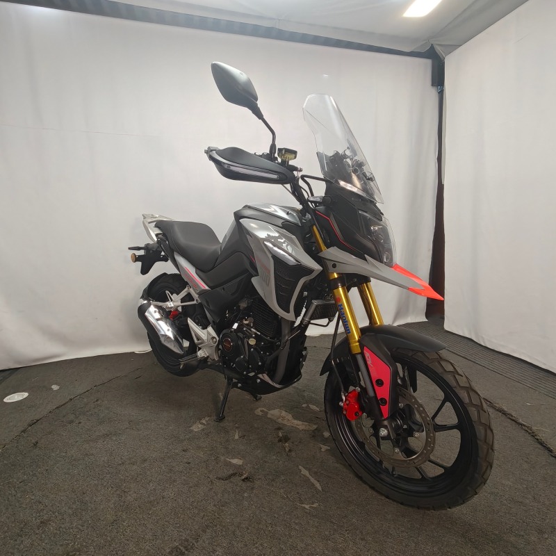 Factory Direct Supply of Sporty 300cc Gasoline Racing Motorcycles
