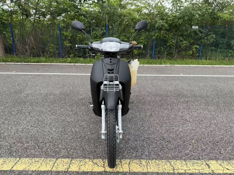 High-Quality Two-Wheeled Lightweight Four-Stroke 110cc Gasoline Motorcycle for Adults