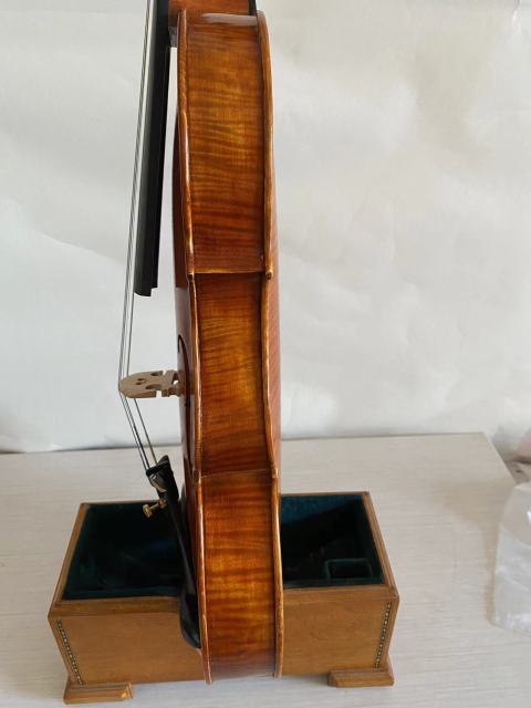 4/4 size violin Stradi Model 1715 European tone wood  flamed maple back