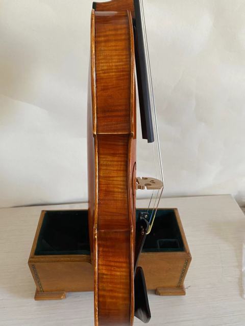 4/4 size violin Stradi Model 1715 European tone wood  flamed maple back