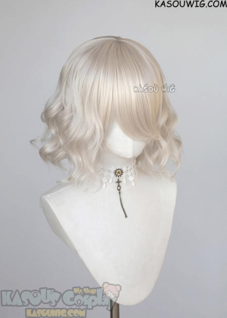 S-4 / SP05 pearl white loose beach waves lolita wig with bangs 35cm