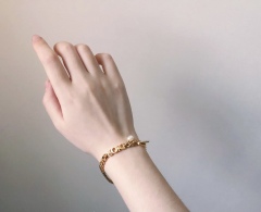 High Quality Fashion Bracelet 09155611