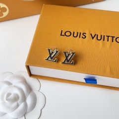 High Quality Fashion Earring 011020
