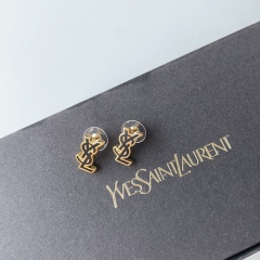 High Quality Fashion Earring 011021