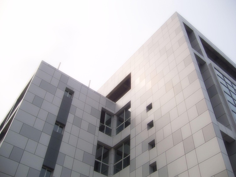 Aluminum curtain wall