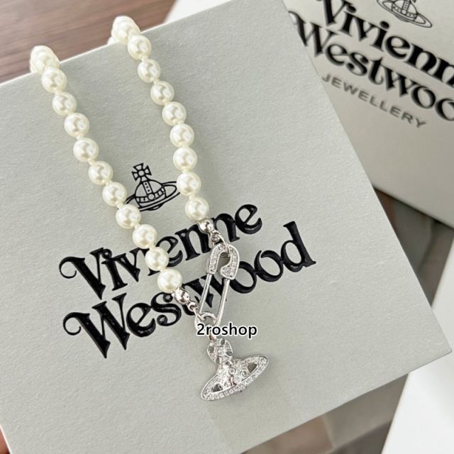 Vivienne Westwood 목걸이
