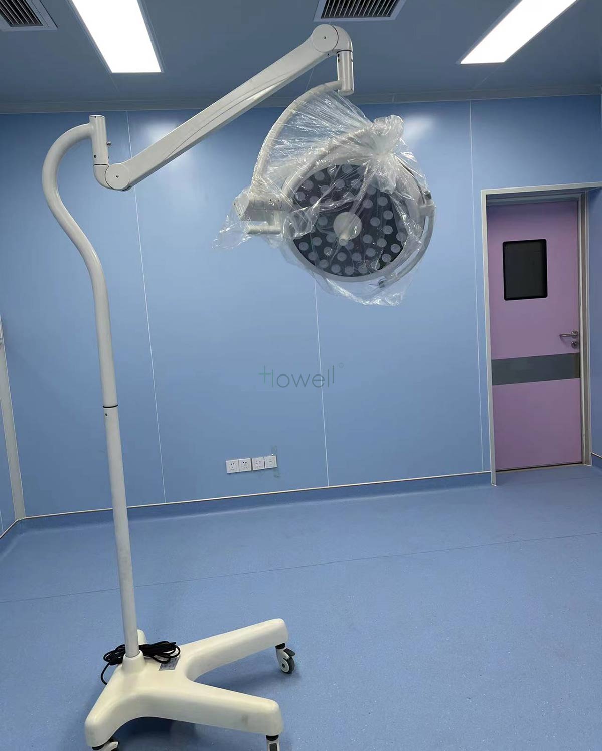 Quais são as vantagens das luzes sem sombra da sala de cirurgia móvel?
