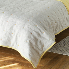 Delight Home linen quilt