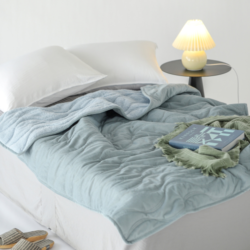 Delight Home corduroy quilt